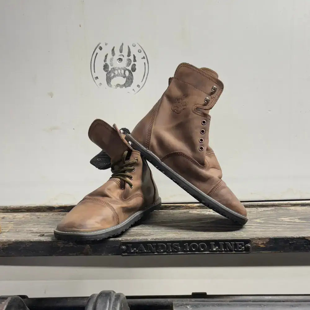 Bearly Used Footwear brown leather lace-up boots with minor imperfections