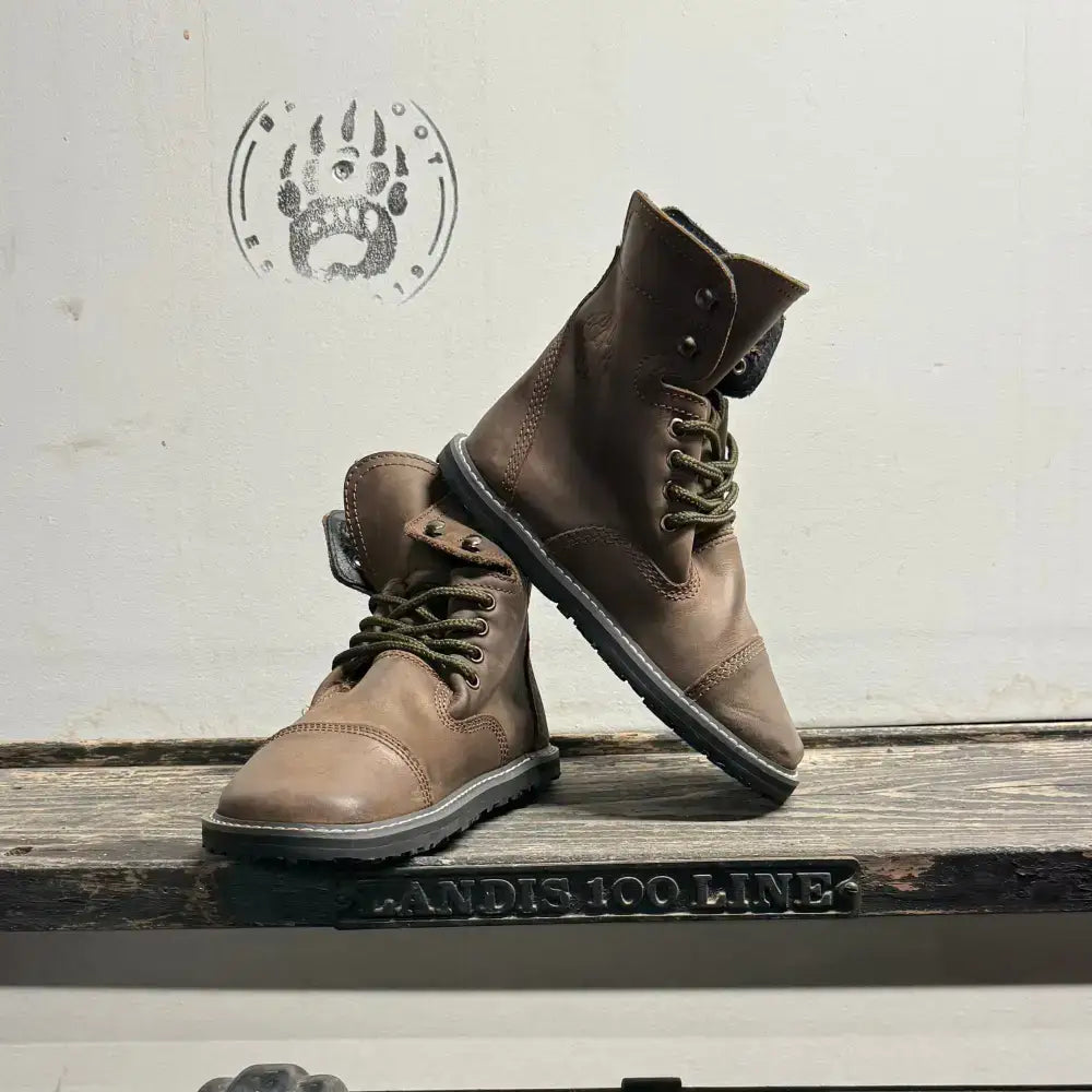 Bearly Used Footwear brown leather lace-up boots with minor imperfections
